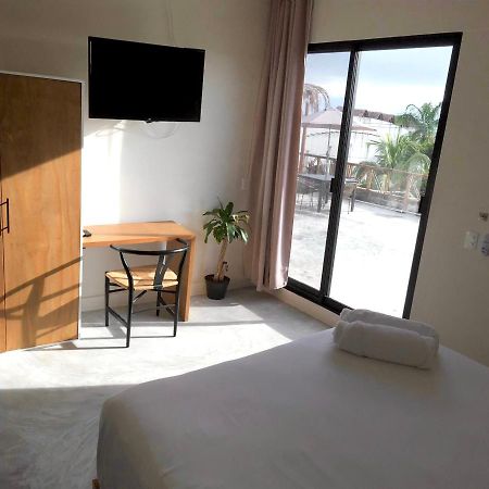 Black Flamingo Isla Holbox Ngoại thất bức ảnh